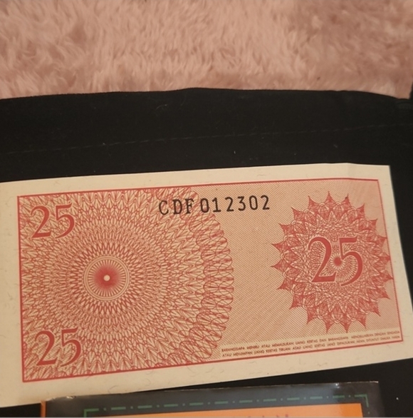 International Foreign Lot - Picture 13 of 16